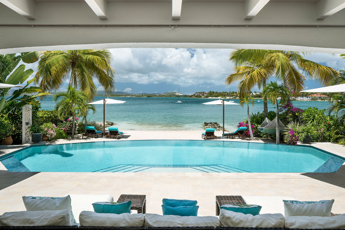 Complimentary fifth night free